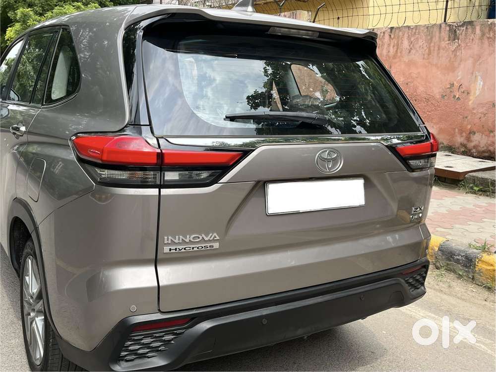 Toyota Innova Hycross 2.0 Zx (o) Hybrid 7 Str, 2025, Electric