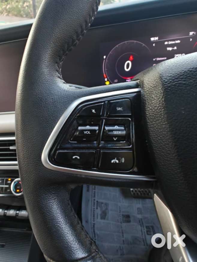 Mahindra Xuv700 2.2 Ax 7 Diesel At Luxury Pack Str, 2022, Diesel