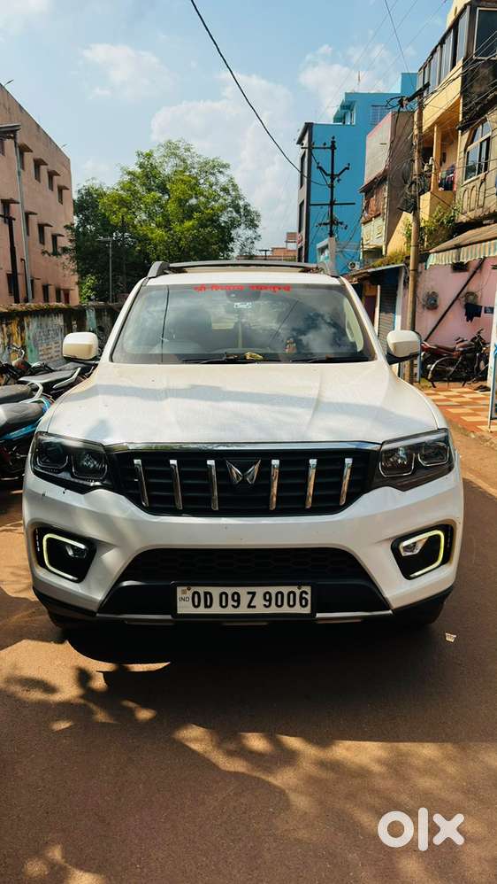 Mahindra Scorpio-n Petrol Manual 2025