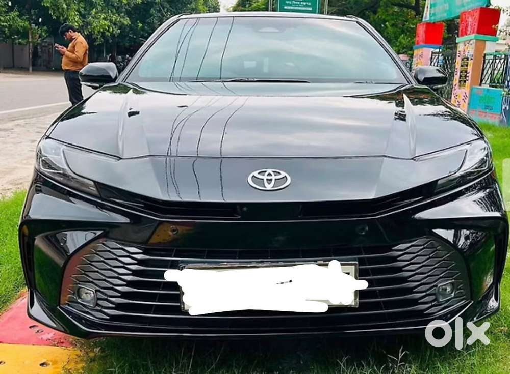 Toyota Camry Hybrid Petrol 2025