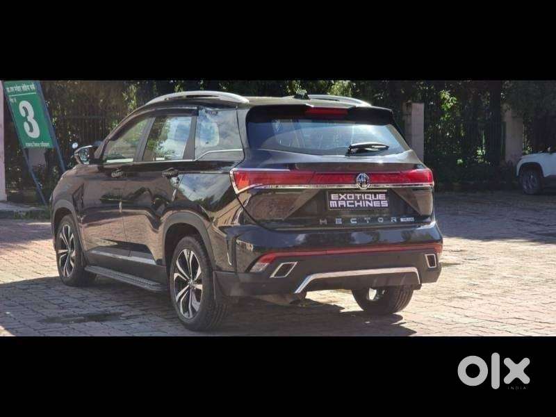 Mg Hector Plus Sharp Pro Blackstorm 1.5 Turbo Petrol Cvt 7 Str, 2024..