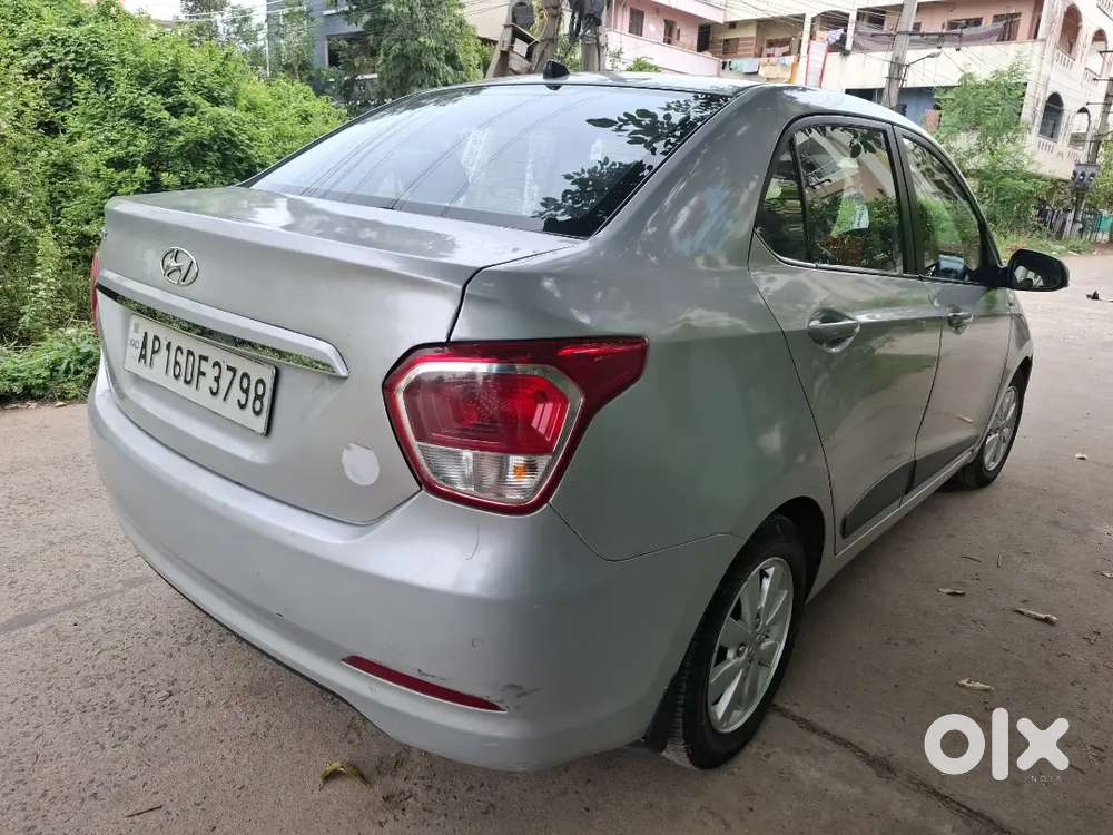 Hyundai Xcent Petrol 2015