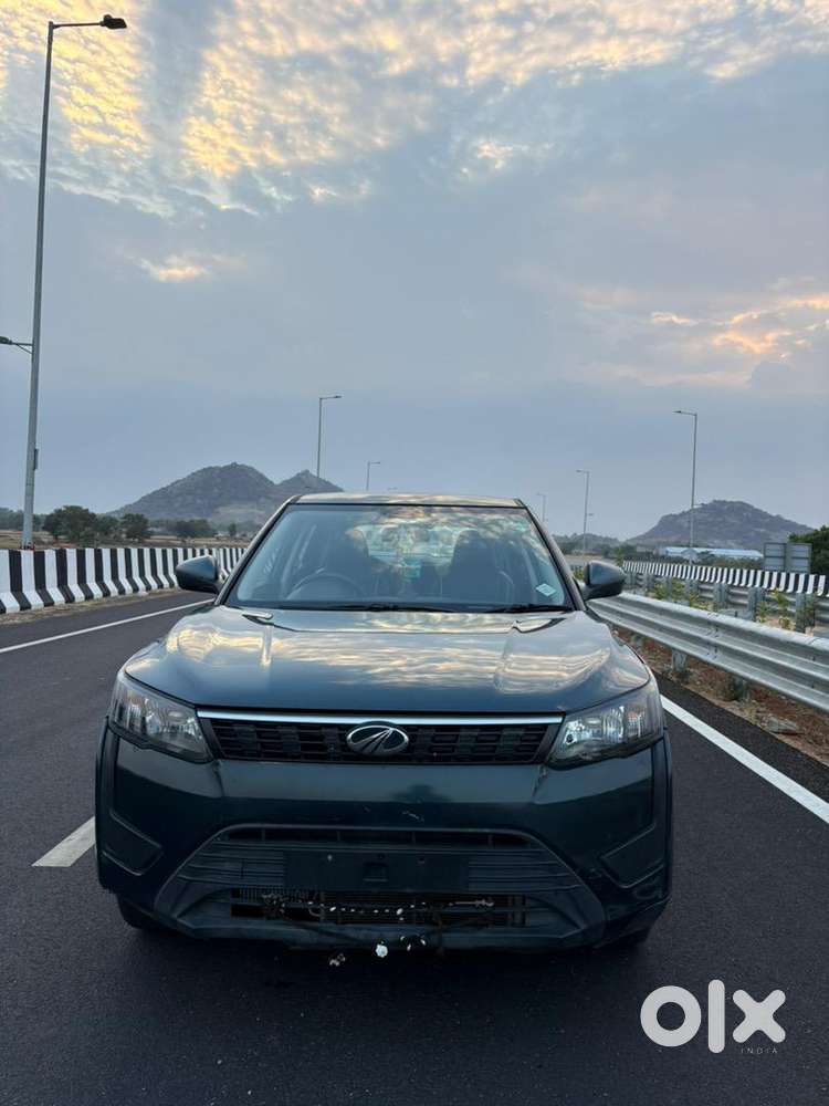 Mahindra Xuv300 2022 Petrol Well Maintained