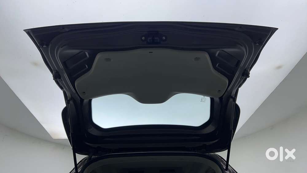 Renault Triber Rxt, 2023, Petrol