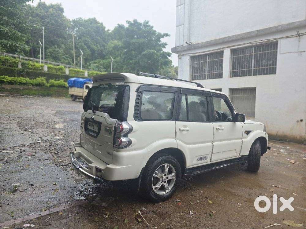 Mahindra Scorpio S10 8 Seater, 2017, Diesel