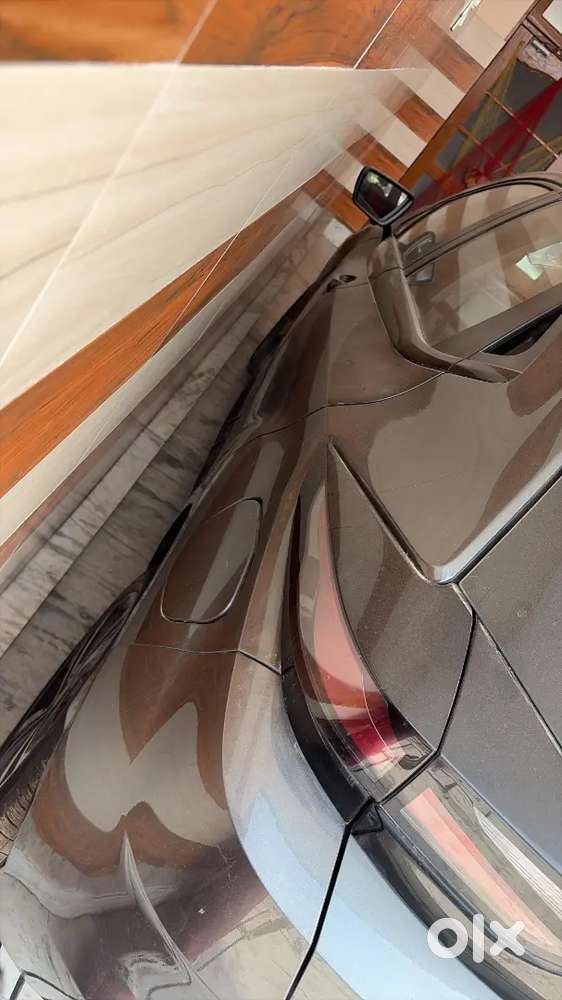 Tata Altroz 2024 Petrol Well Maintained