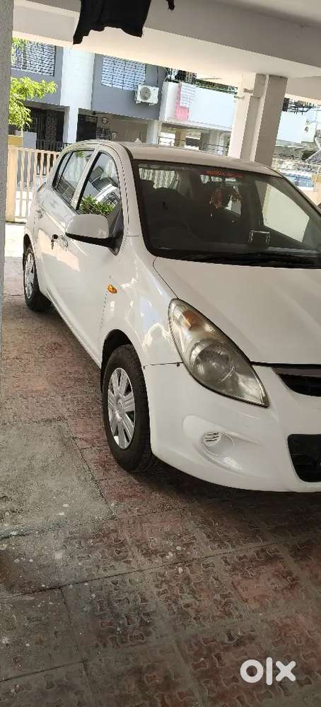 Hyundai I20 November 2010 Petrol/cng 95500 Km Driven