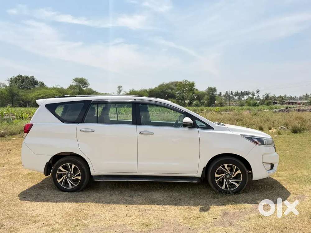 Toyota Innova Crysta 2023 Diesel 110000 Km Driven