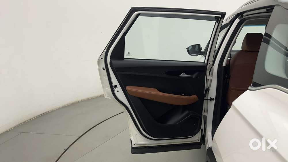 Mg Hector Plus 1.5 Sharp Turbo Cvt 6 Str, 2022, Petrol