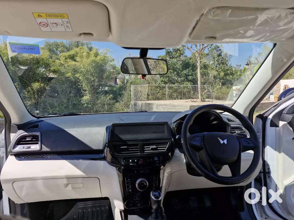 New Mahindra Xuv 3xo Petrol 2024