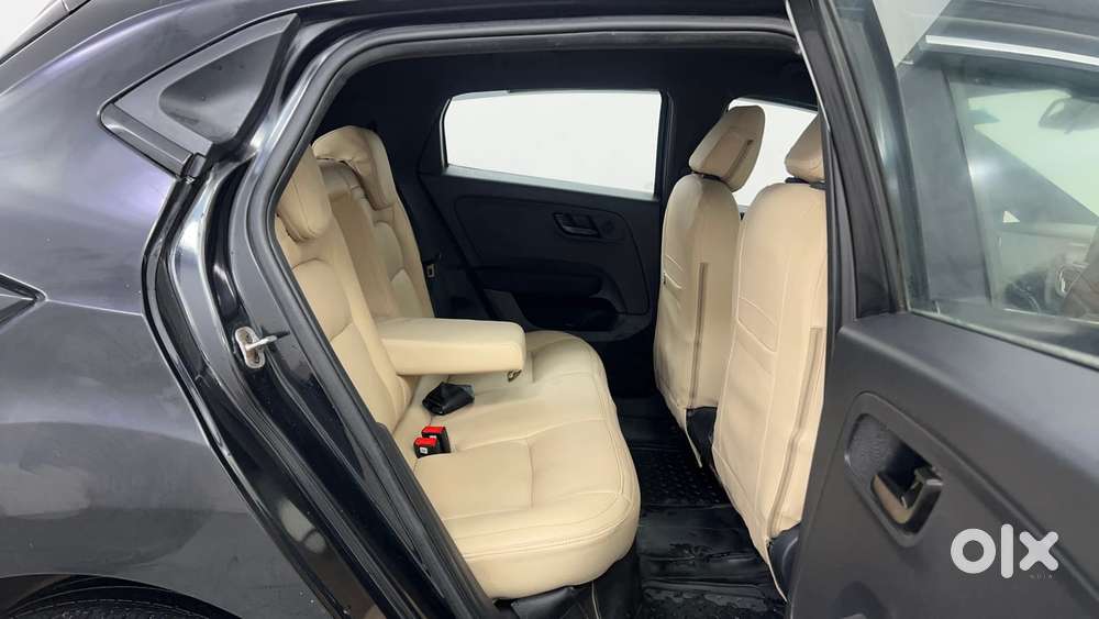 Tata Altroz 1.2 Xz Plus Dark Edition, 2021, Petrol