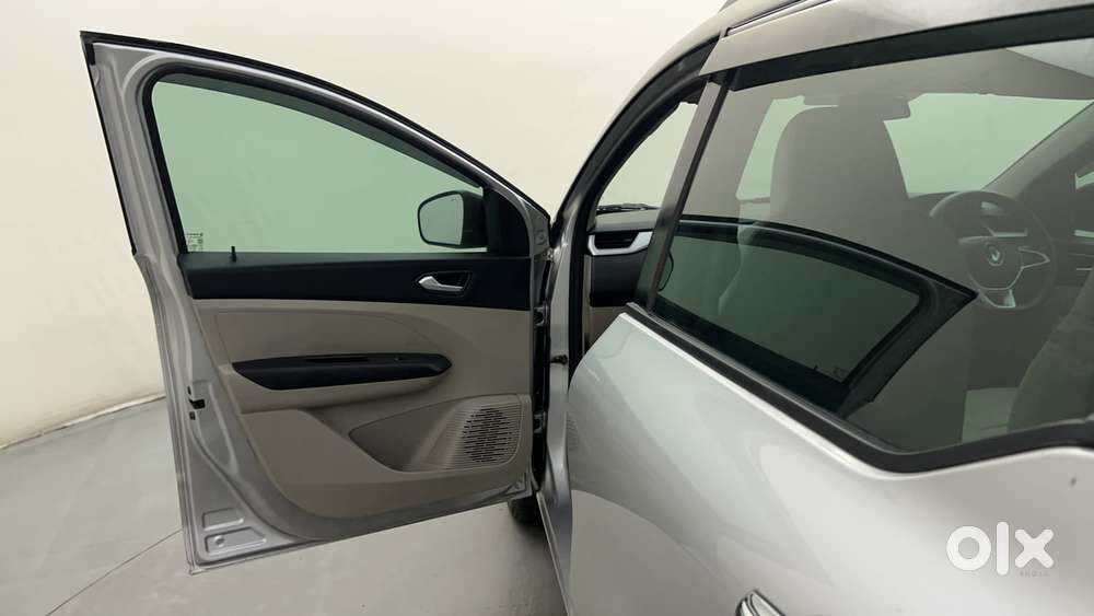 Renault Triber 1.0 Rxz Dual Tone, 2022, Petrol