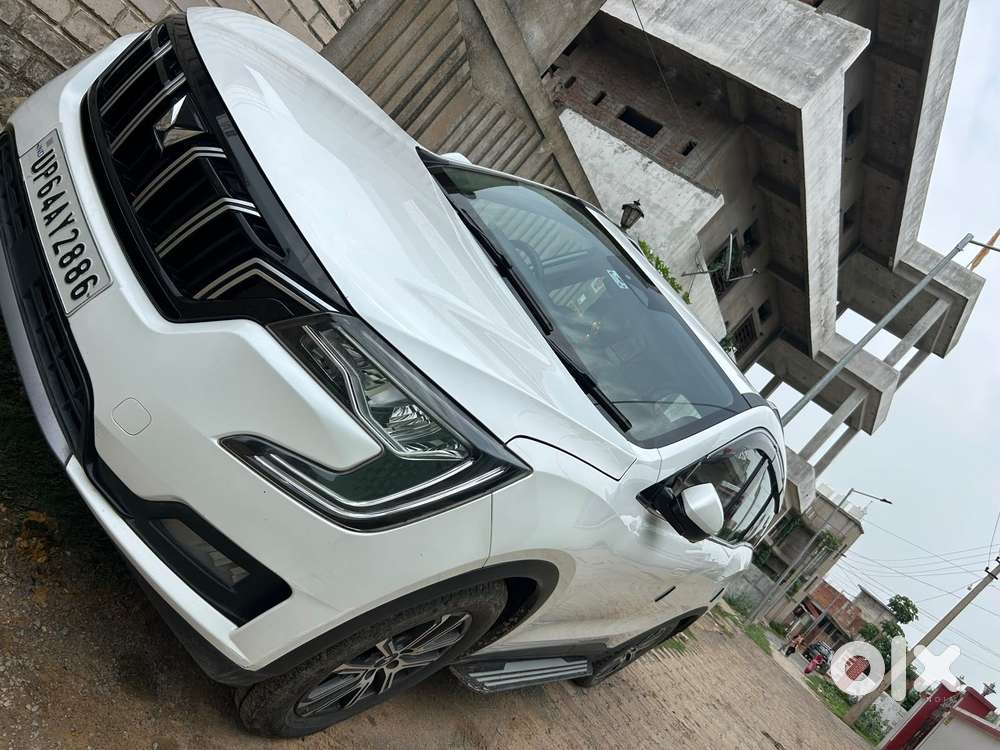 Mahindra Xuv700 Ax7 Luxury Pack Awd, 2024, Diesel