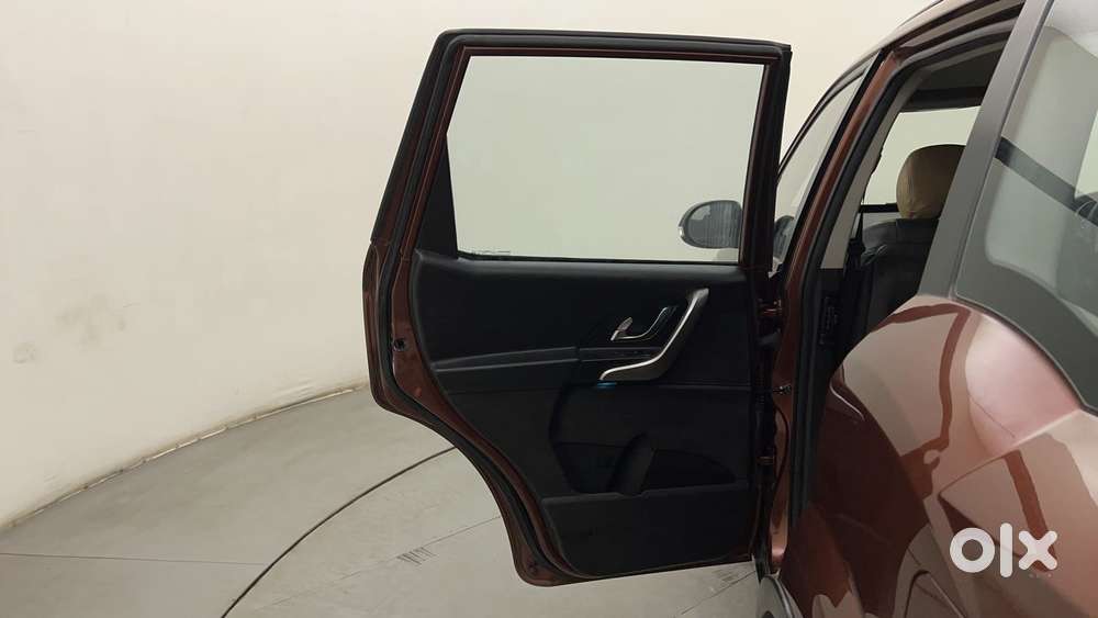 Mahindra Xuv500 W7 At, 2020, Diesel