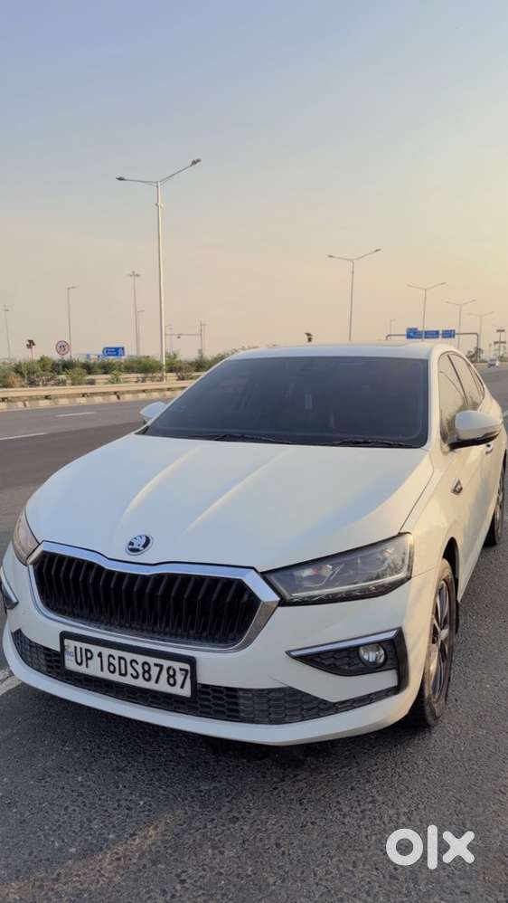 Skoda Slavia Petrol 2023