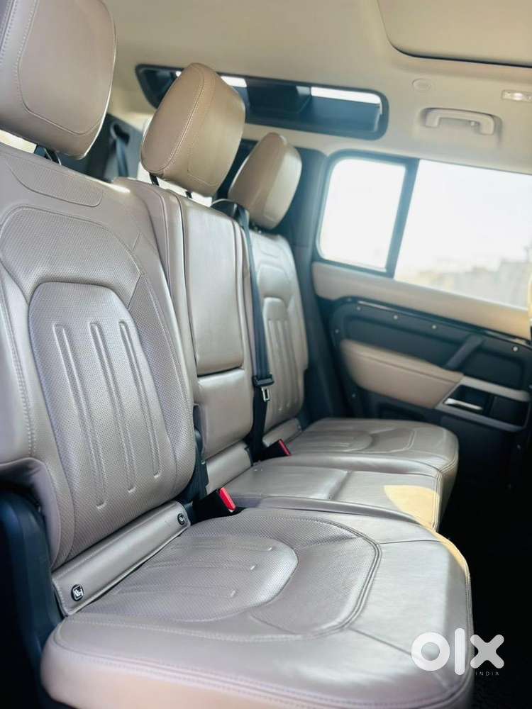 Land Rover Defender 2022 Diesel 33000 Km Driven