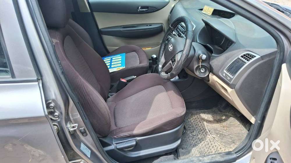 Hyundai I20 Sportz 1.2 Bs-iv, 2014, Petrol