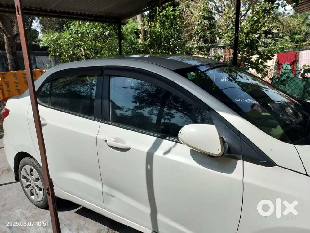 Hyundai Xcent 2017 Petrol 75000 Km Driven