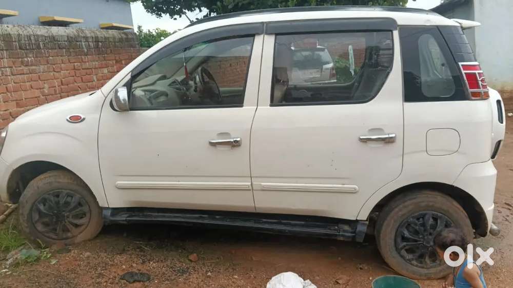 Mahindra Quanto 1.5 C8 2013