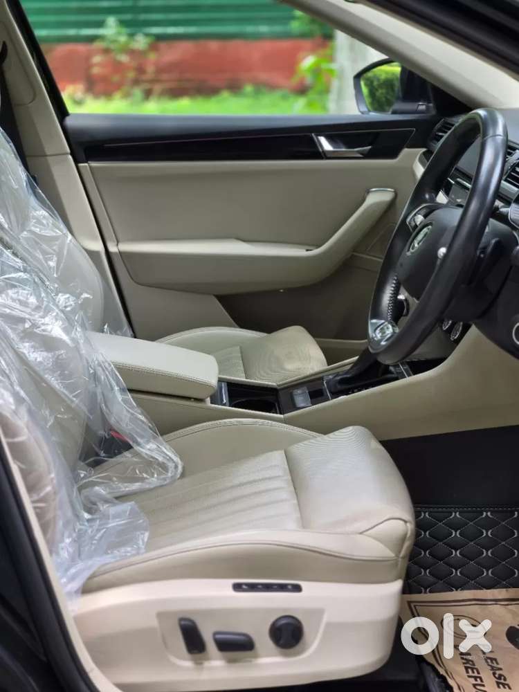 Skoda Superb 2.0 L&k Tsi At, 2023, Petrol