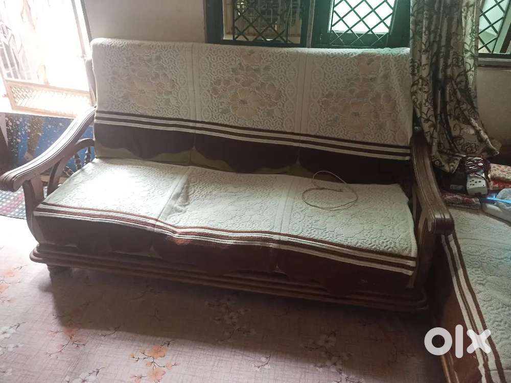 Pure sagwan 3 siter sofa in best condition