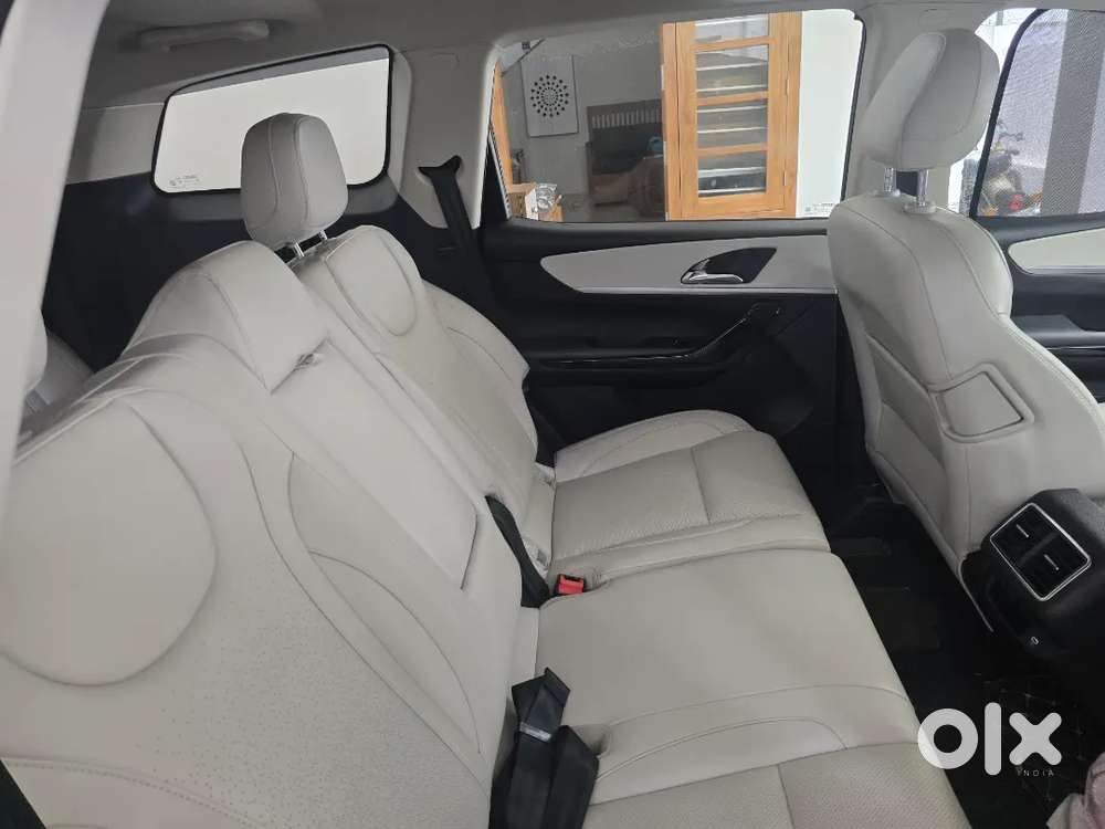Mahindra Xuv700 2023 Petrol Automatic