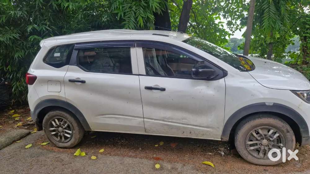 Renault Triber 1.0 Petrol 2024