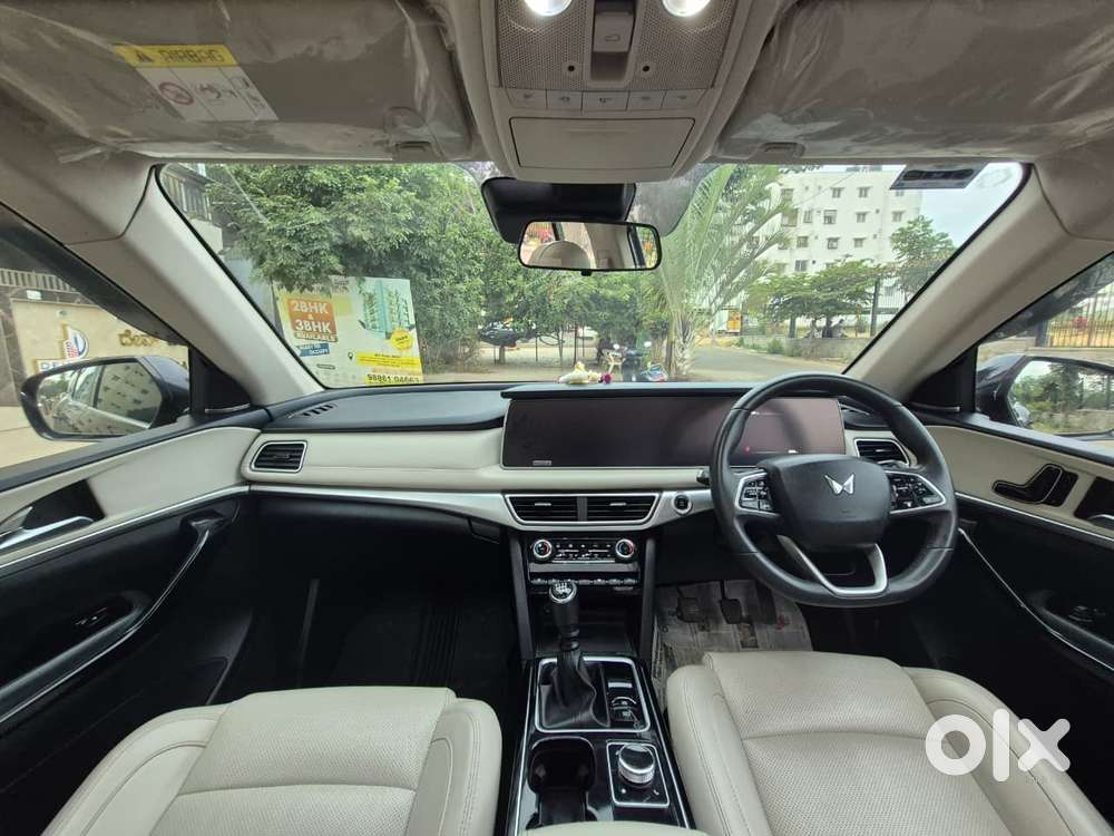 Mahindra Xuv700 2.2 Ax 7 Diesel Mt Luxury Pack Str, 2024