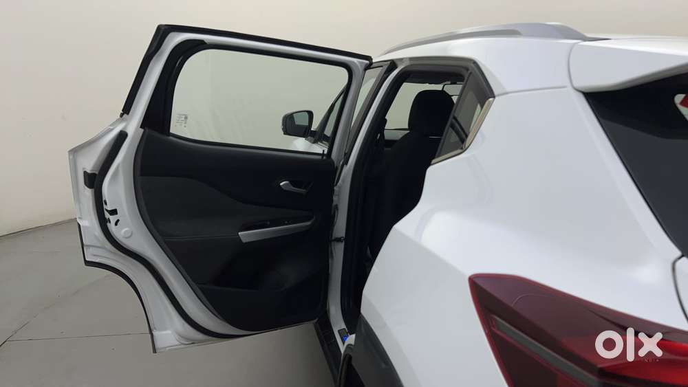 Nissan Magnite 1.0 Xv Premium Turbo Cvt, 2024, Petrol