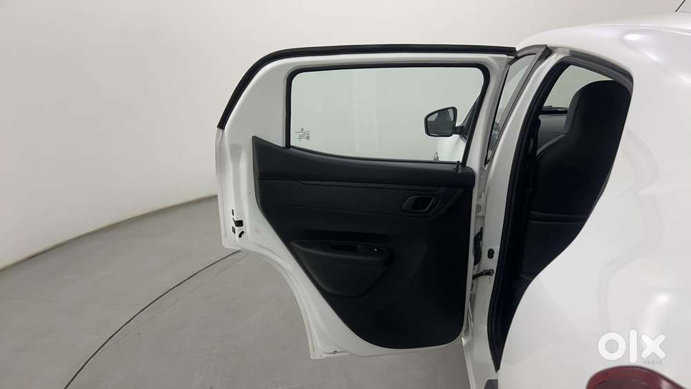 Renault Kwid 2019-ongoing 1.0 Rxt Amt (o), 2022, Petrol