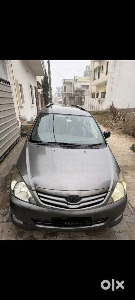 Toyota Innova 2.0 Gx 8 Seater Bs Iv, 2010, Diesel