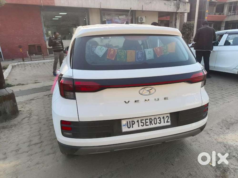 Hyundai Venue 2024 Petrol 10000 Km Driven