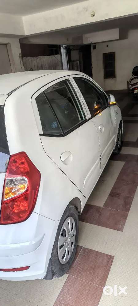 Hyundai I10 2011 Petrol Well Maintained Top Model