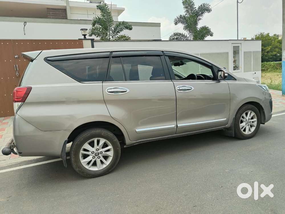 Toyota Innova Crysta 2.4 V 7 Str, 2016, Diesel