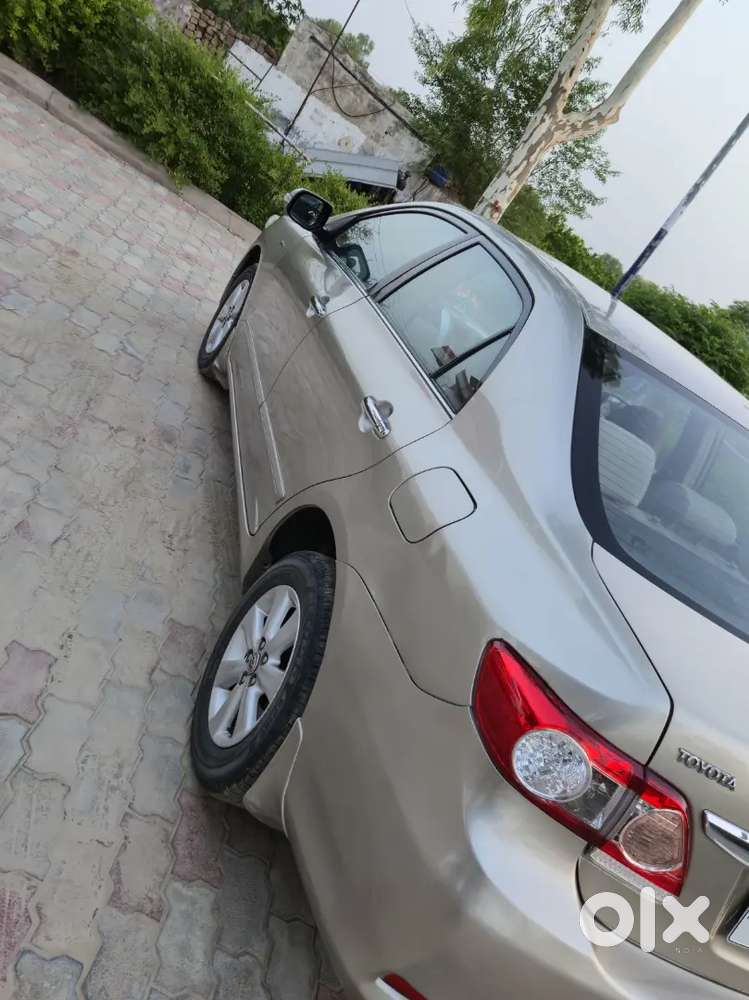 Toyota Corolla Altis 2012