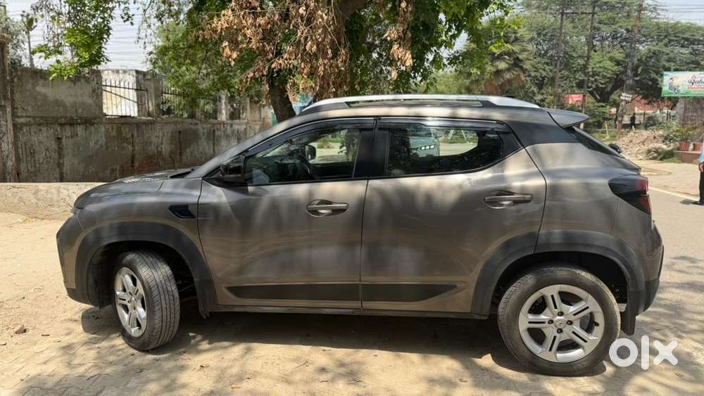 Renault Kiger Rxt Mt 2021  1st Owner  18k Driven  Army Person Owned