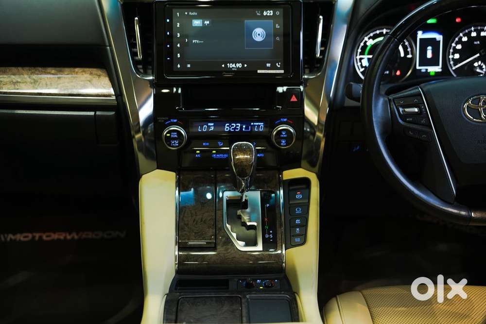 Toyota Vellfire Vip – Executive Lounge, 2022, Petrol