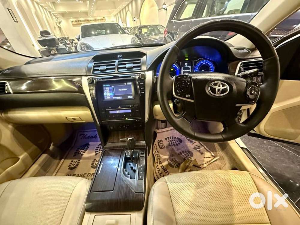 Toyota Camry 2.5 Hybrid, 2016