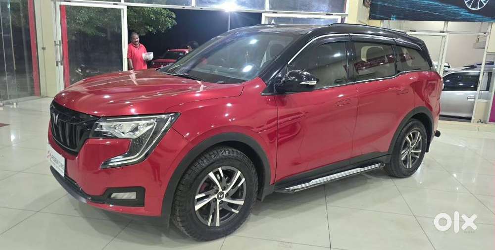 Mahindra Xuv700 2.0 Ax 5 Petrol Mt 7 Str, 2022, Petrol
