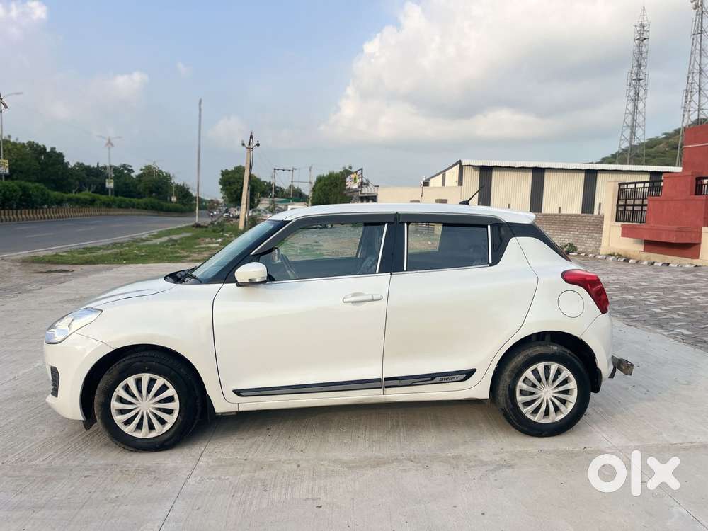 Maruti Suzuki Swift Vxi, 2022, Petrol