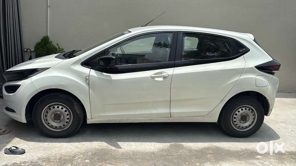 Tata Altroz Petrol 2021