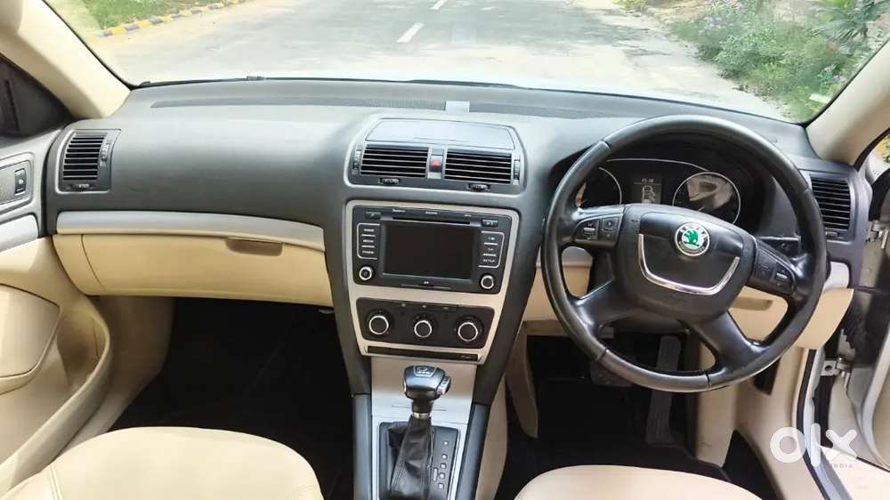 Showroom Condition Skoda Laura Petrol 1.8 Automatic Excellent Maintain