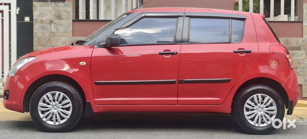 Maruti Suzuki Swift Vxi + Manual, 2010, Petrol