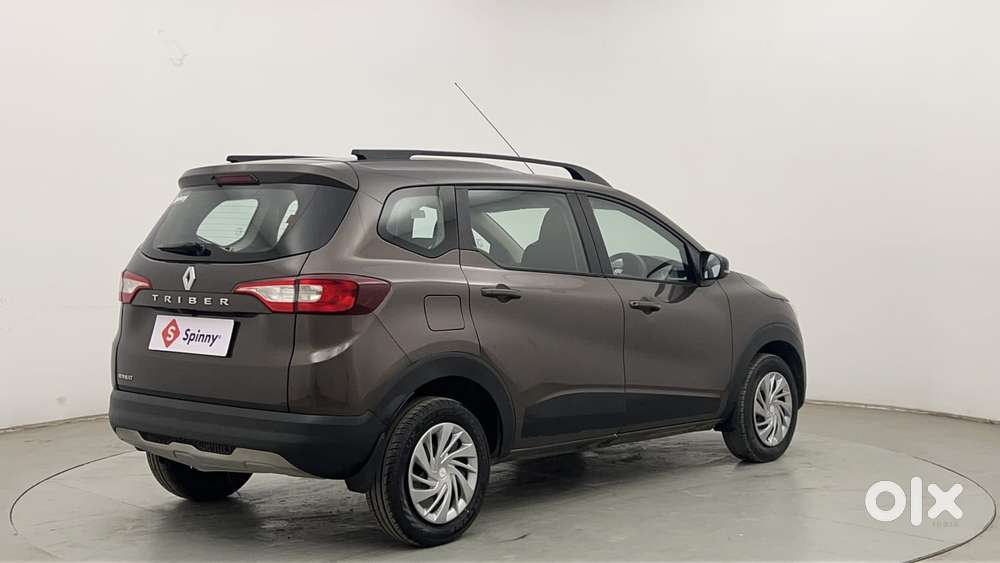 Renault Triber Rxz, 2022, Petrol