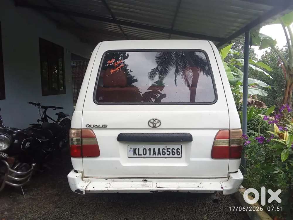 Toyota Qualis 2003