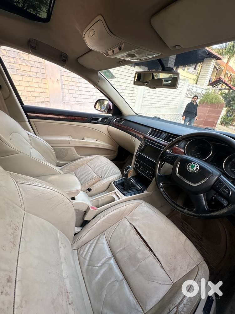 Skoda Superb 2012 Petrol Sunroof Mp09