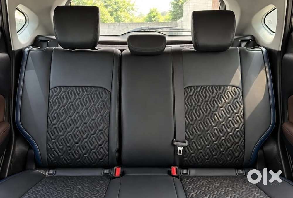 Maruti Suzuki Fronx Alpha 1.0l Turbo 6 At Dual Tone, 2025, Petrol