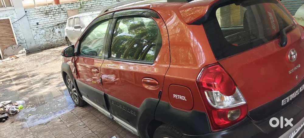 Toyota Etios Cross 2015 Petrol 82000 Km Driven