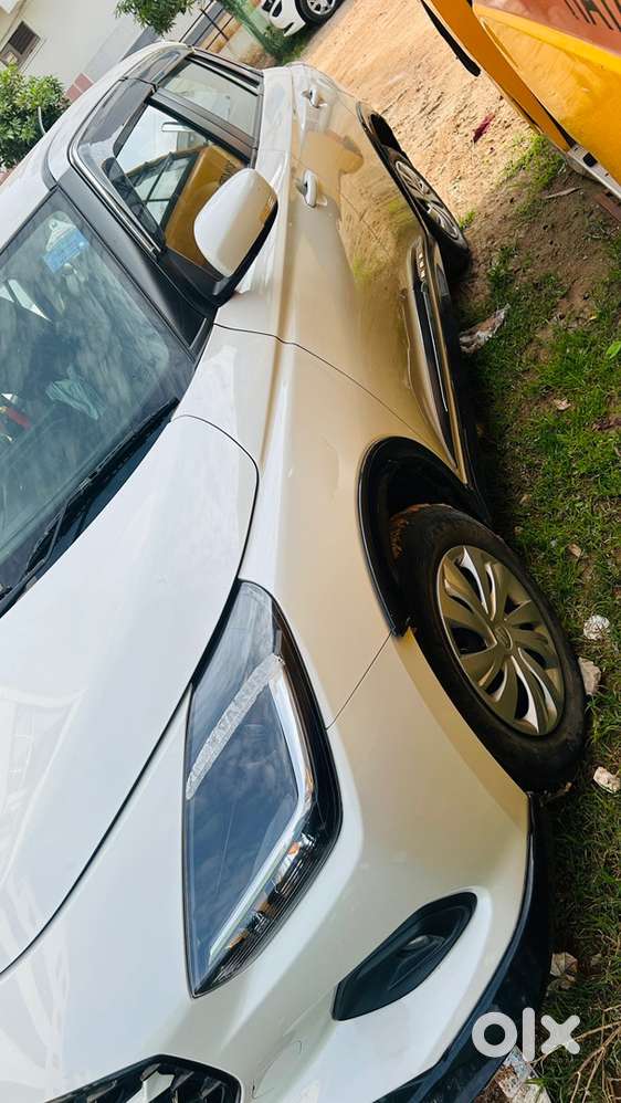 Maruti Swift Vxi Petrol 2024