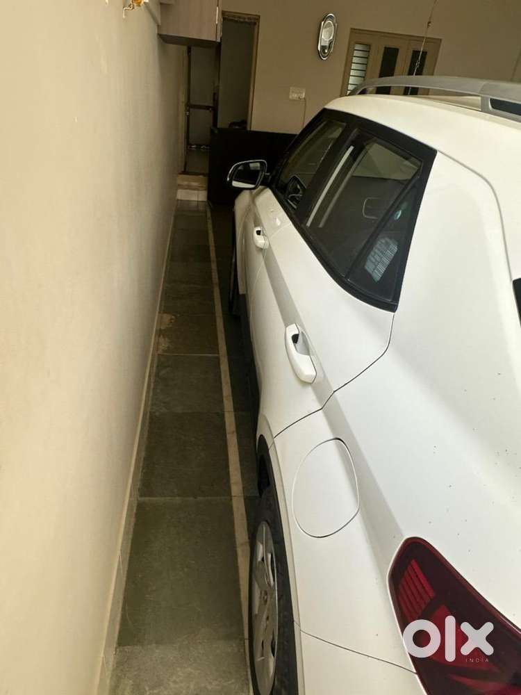 Hyundai Venue 2022 Cng Well Maintained